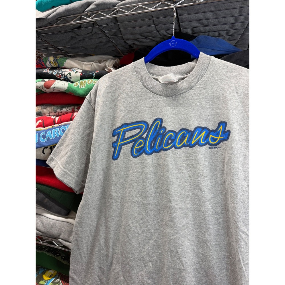 Midwest Graphics Pelicans Minor League Baseball T-Shirt Gray Mens 2010 MiLB